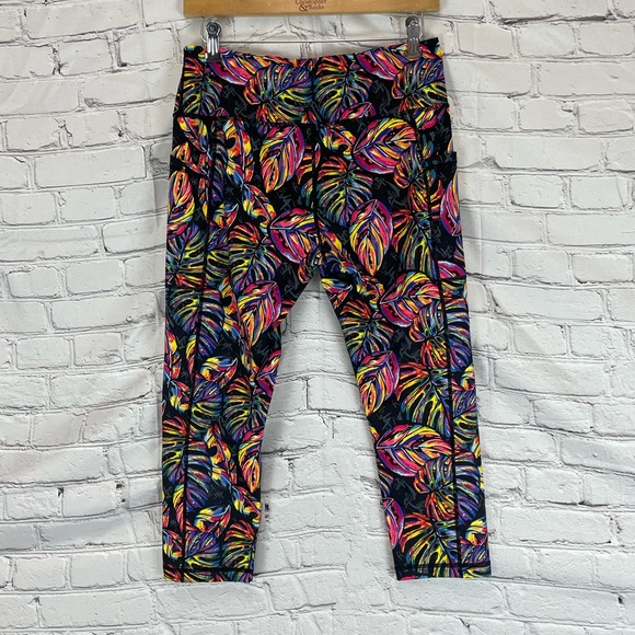 Constantly Varied Gear Tropic Like Its Hot Crossfit Capri Leggings - Picture 7 of 8